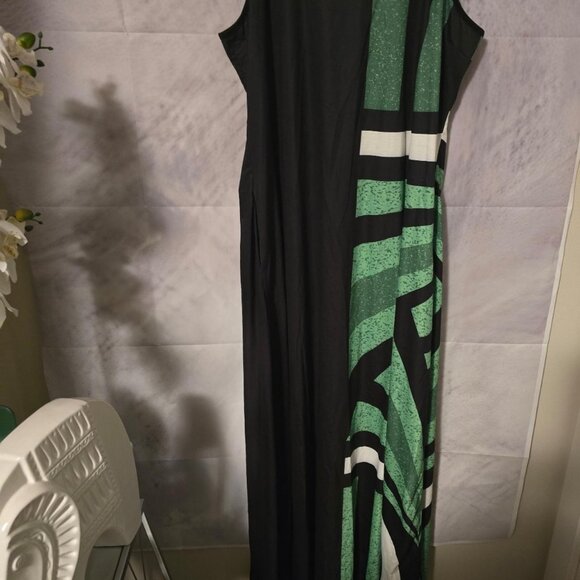 Black and Green Maxi Dress - Picture 1 of 3